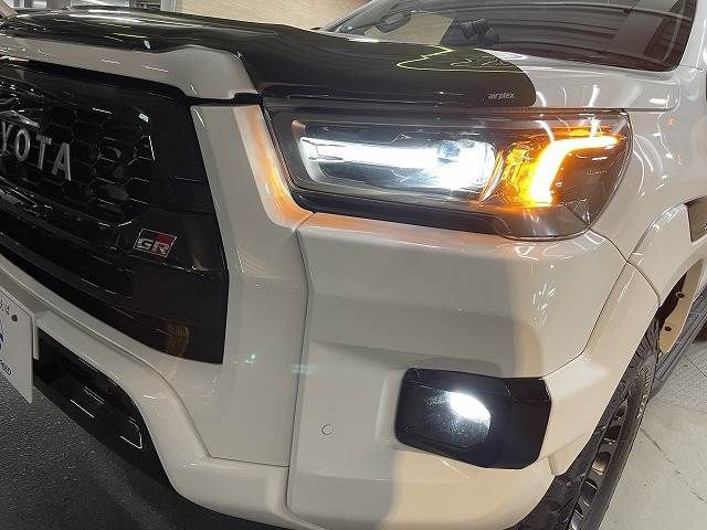 Toyota HILUX 2022-06 15204-9