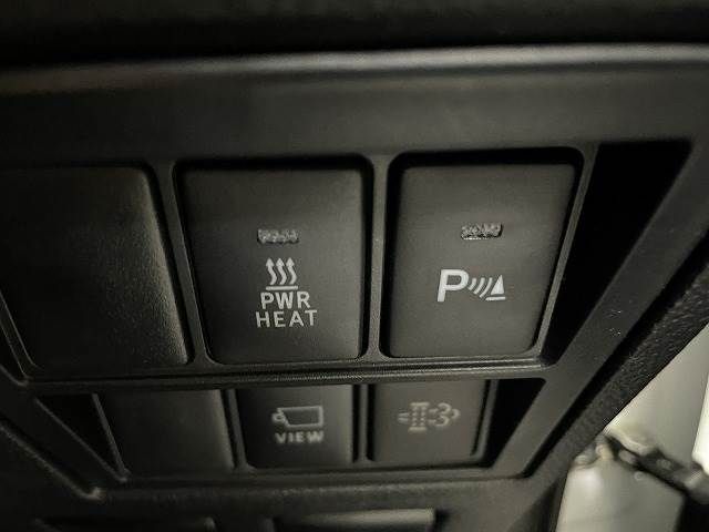 Toyota HILUX 2022-06 15204-12