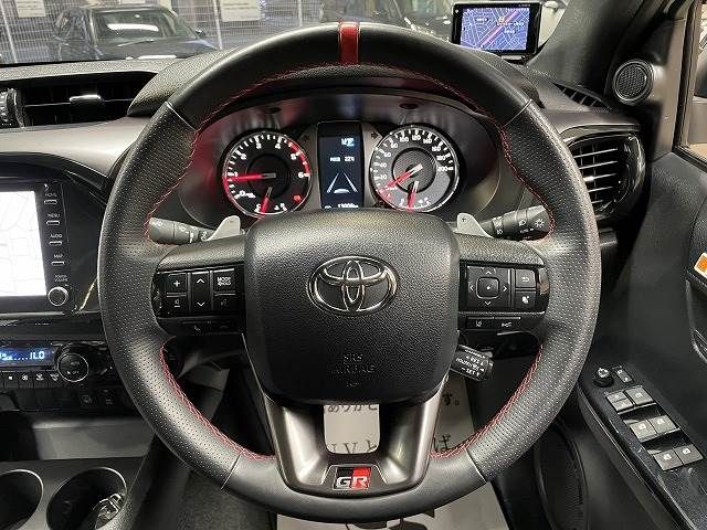 Toyota HILUX 2022-06 15204-2