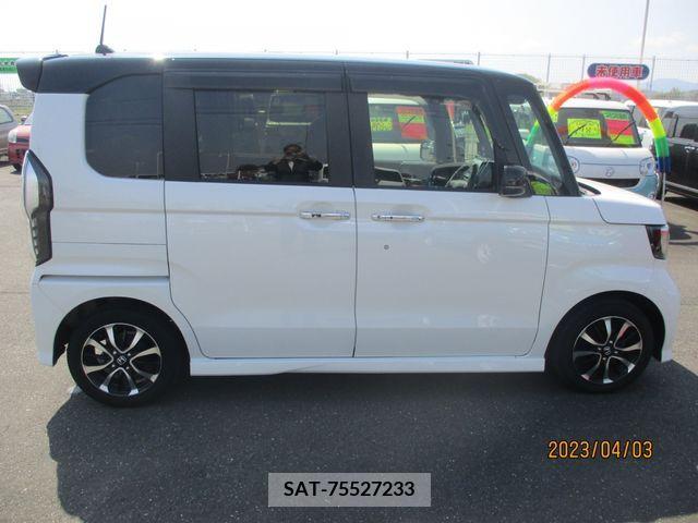 Honda N BOX CUSTOM 2017-12 200400-3