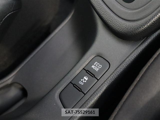 Toyota YARIS 2023-04 345519-16