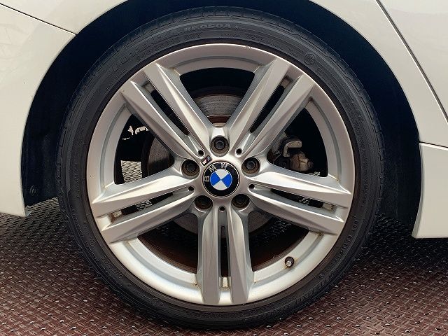 Bmw 1 SERIES 2013-02 183516-25