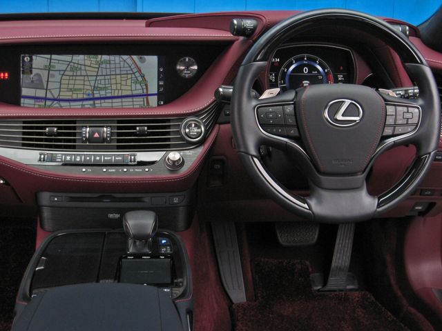 Lexus LS 2018-03 3366-9