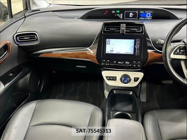 Toyota PRIUS 2016-04 337714-11