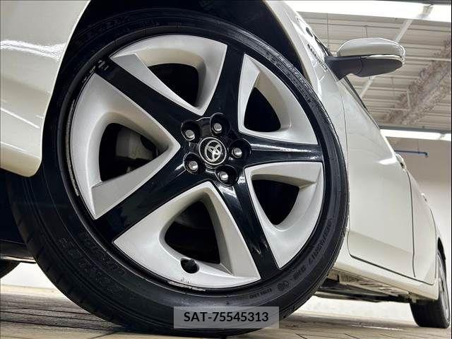 Toyota PRIUS 2016-04 337714-10