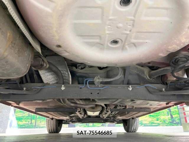 Nissan JUKE 2012-01 320493-19