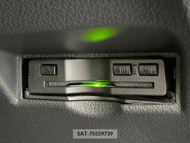 Toyota PRIUS 2019-07 336072-6