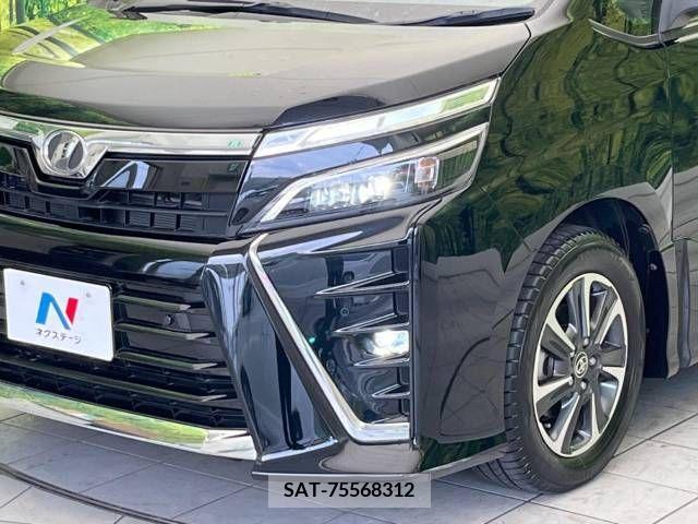 Toyota VOXY 2019-07 332429-12