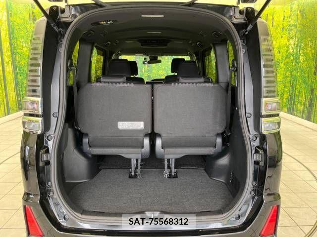 Toyota VOXY 2019-07 332429-10