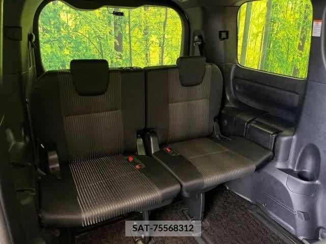 Toyota VOXY 2019-07 332429-9