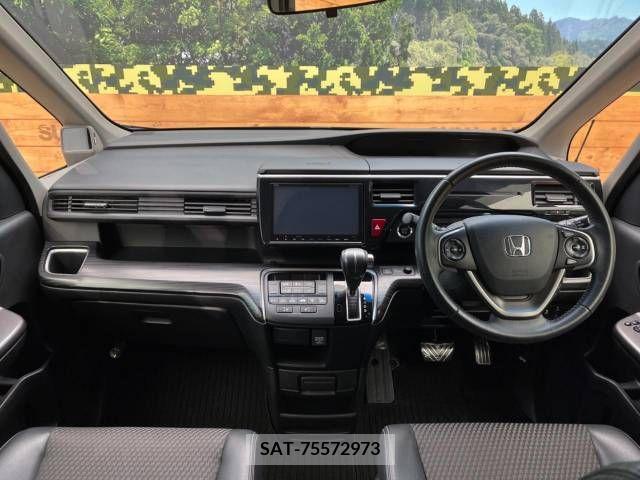 Honda e 2016-09 210681-1