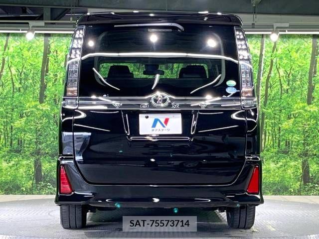 Toyota VOXY 2016-06 321481-16