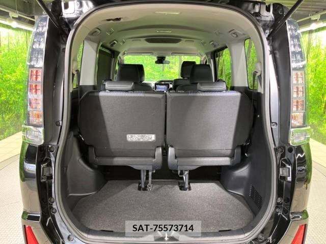 Toyota VOXY 2016-06 321481-11