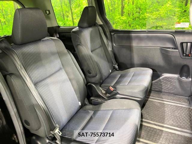 Toyota VOXY 2016-06 321481-9