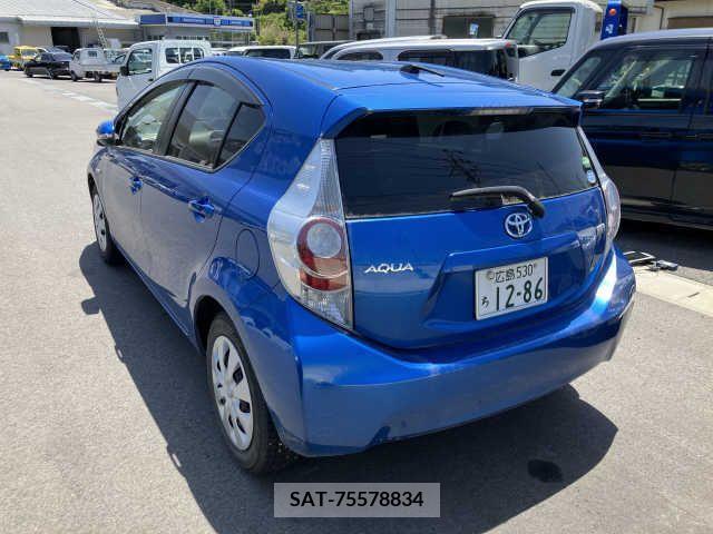 Toyota AQUA 2014-02 292184-2