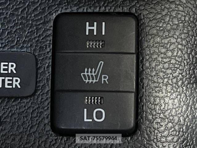 Toyota PRIUS PHV 2018-08 282544-7