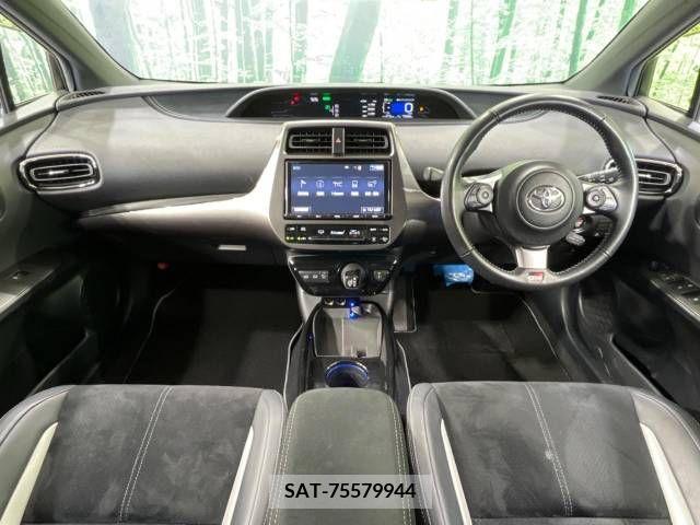 Toyota PRIUS PHV 2018-08 282544-1
