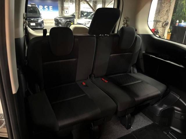 Nissan SERENA 2018-12 195947-10