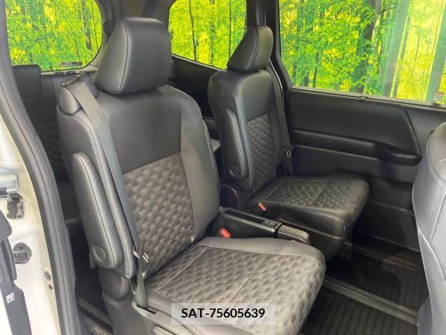 Toyota VOXY 2022-12 201869-8
