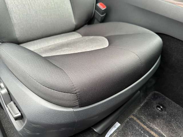 Toyota CAMRY HYBRID 2018-08 183535-14