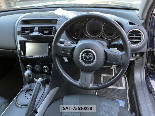 Mazda RX-8 2010-11 211648-1