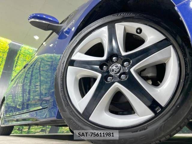 Toyota PRIUS 2018-11 281919-13