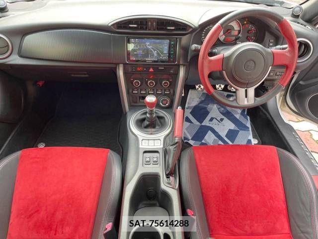 Toyota 86 2013-06 321138-1