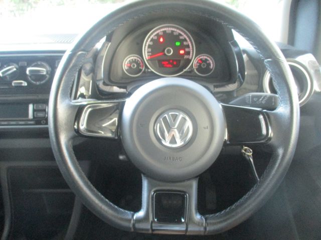 VolksWagen UP! 2013-08 6574-12