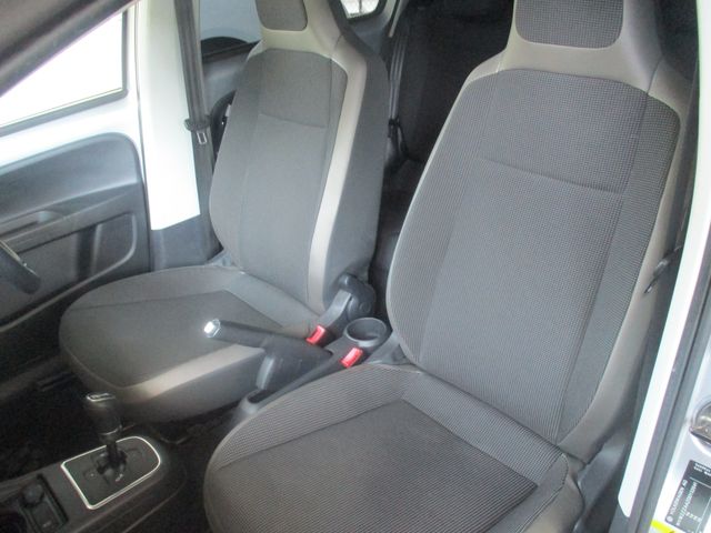 VolksWagen UP! 2013-08 6574-10