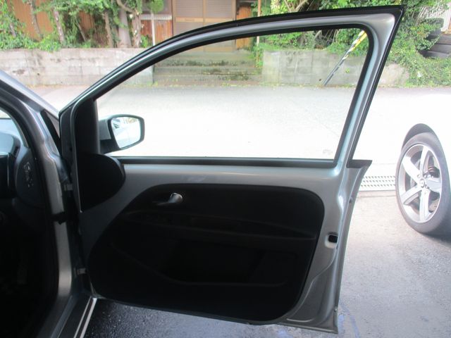 VolksWagen UP! 2013-08 6574-20