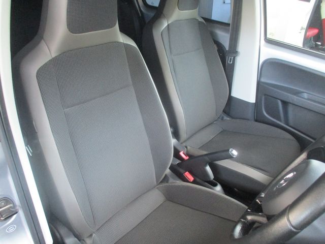 VolksWagen UP! 2013-08 6574-5