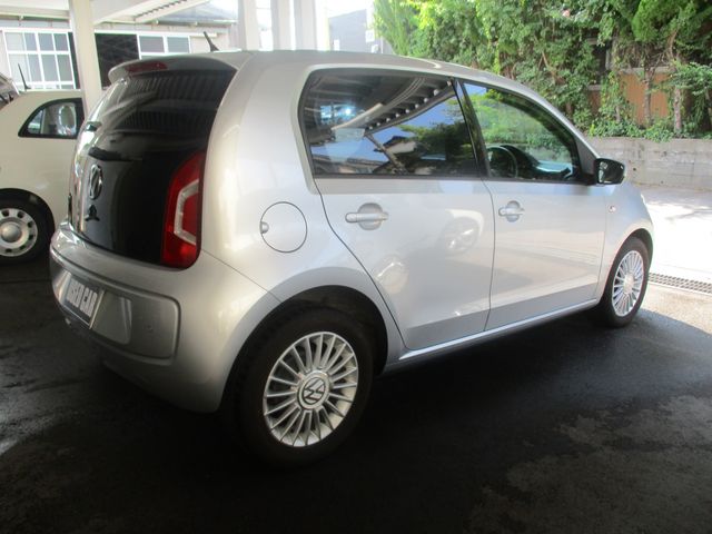 VolksWagen UP! 2013-08 6574-2