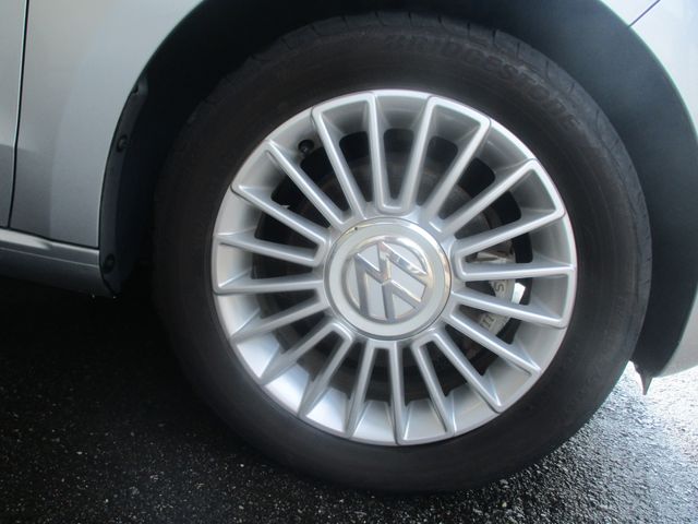 VolksWagen UP! 2013-08 6574-4