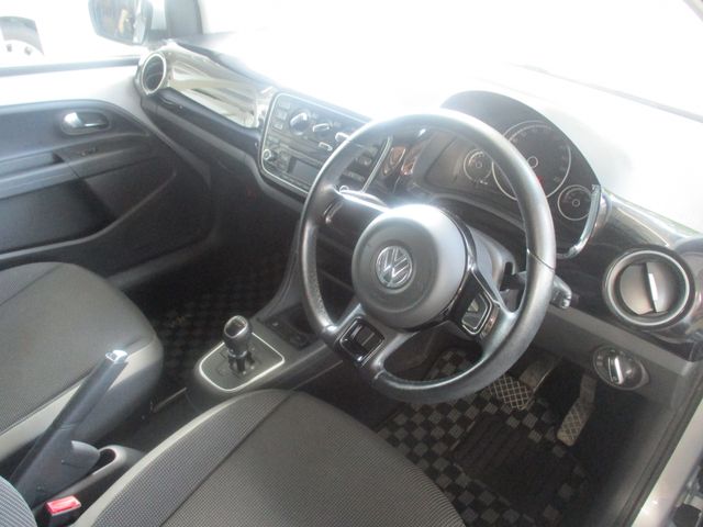 VolksWagen UP! 2013-08 6574-6