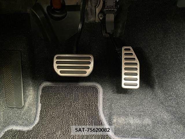 Suzuki SWIFT 2018-04 376477-25