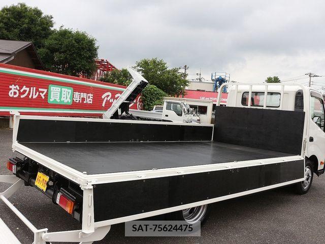 Hino DUTRO 2017-02 320419-15