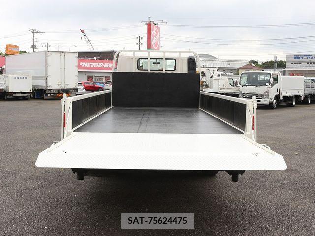 Hino DUTRO 2017-02 320419-9