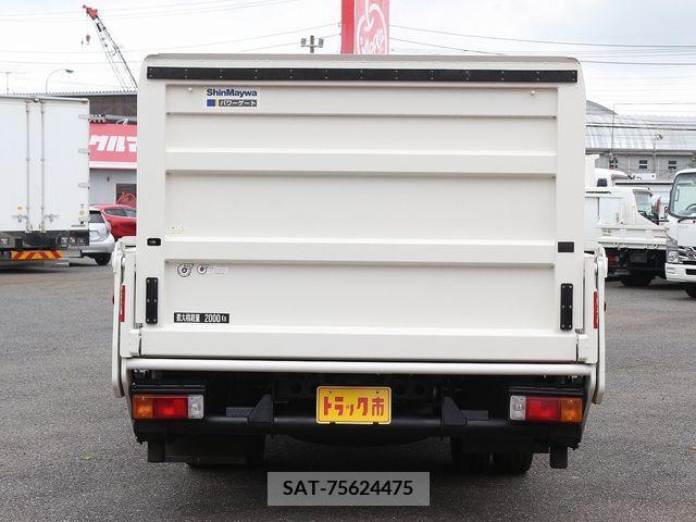 Hino DUTRO 2017-02 320419-8