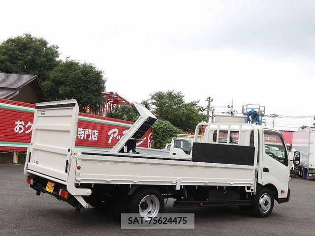 Hino DUTRO 2017-02 320419-5