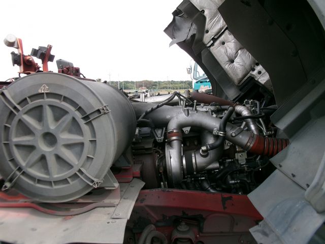 Isuzu GIGA 2013-03 14049-25