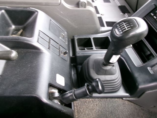 Isuzu GIGA 2013-03 14049-18