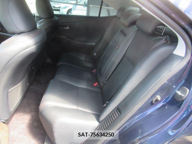 Lexus HS 2011-11 275389-13