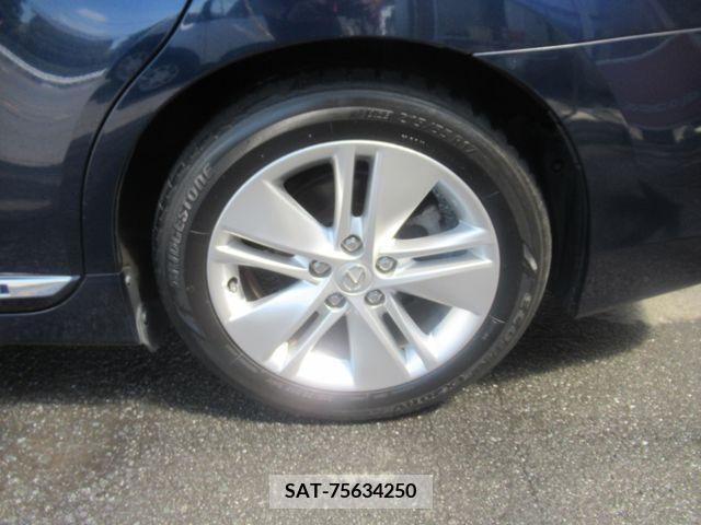 Lexus HS 2011-11 275389-10