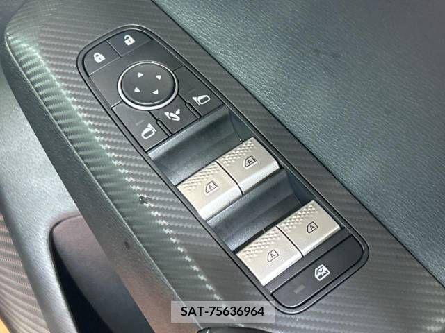 Mitsubishi OUTLANDER PHEV 2023-11 281118-11