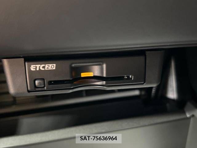 Mitsubishi OUTLANDER PHEV 2023-11 281118-10