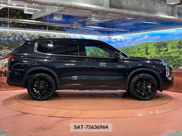Mitsubishi OUTLANDER PHEV 2023-11 281118-5
