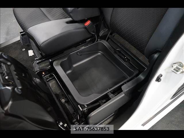 Suzuki SPACIA 2019-03 285836-6
