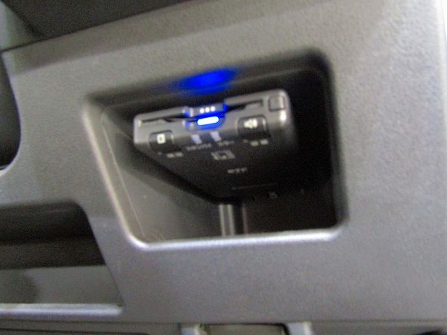 Daihatsu WAKE 2018-10 186141-17