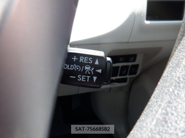 Toyota PRIUS ALPHA 2019-04 330188-20