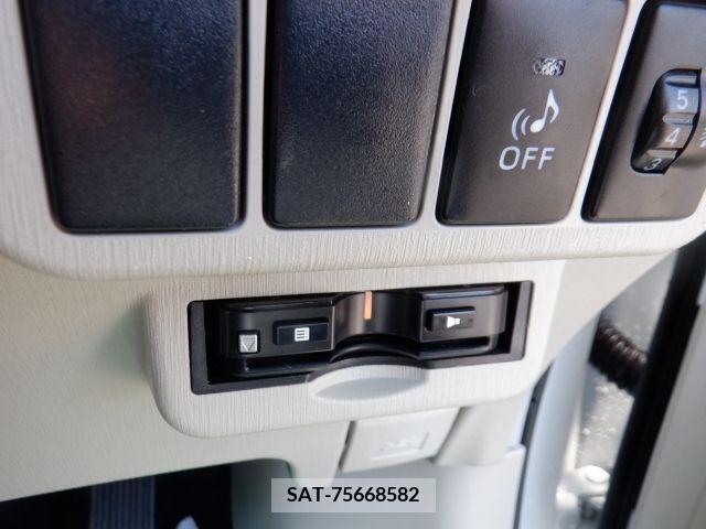 Toyota PRIUS ALPHA 2019-04 330188-8